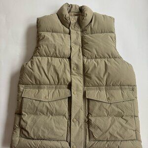 GAP Mens Puffer Vest- Medium
